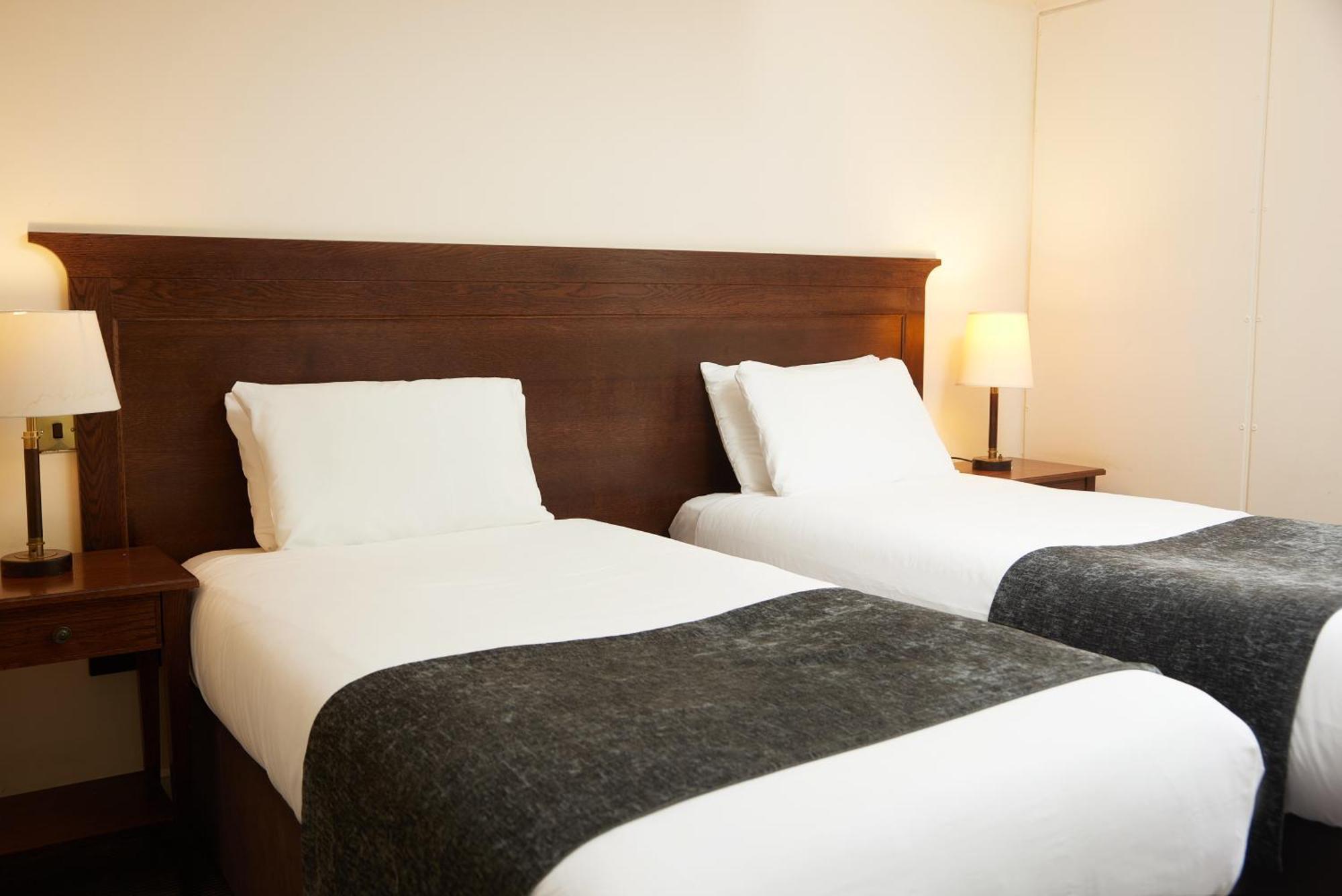 White Hart Hotel By Greene King Inns เบรนทรี ภายนอก รูปภาพ