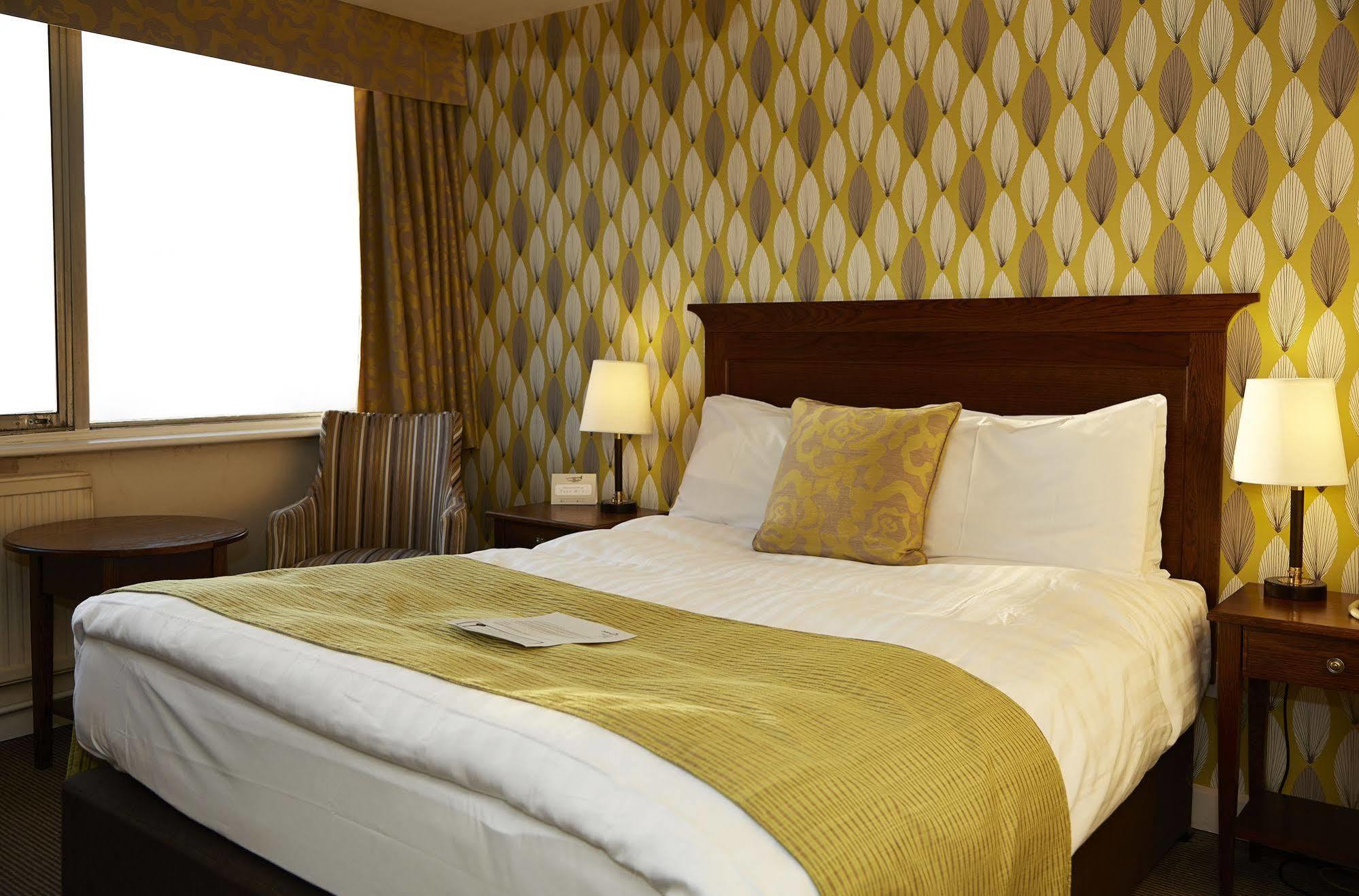 White Hart Hotel By Greene King Inns เบรนทรี ภายนอก รูปภาพ